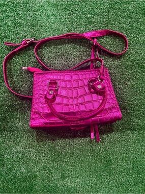 Stylish Pink Croc-Embossed Crossbody Bag